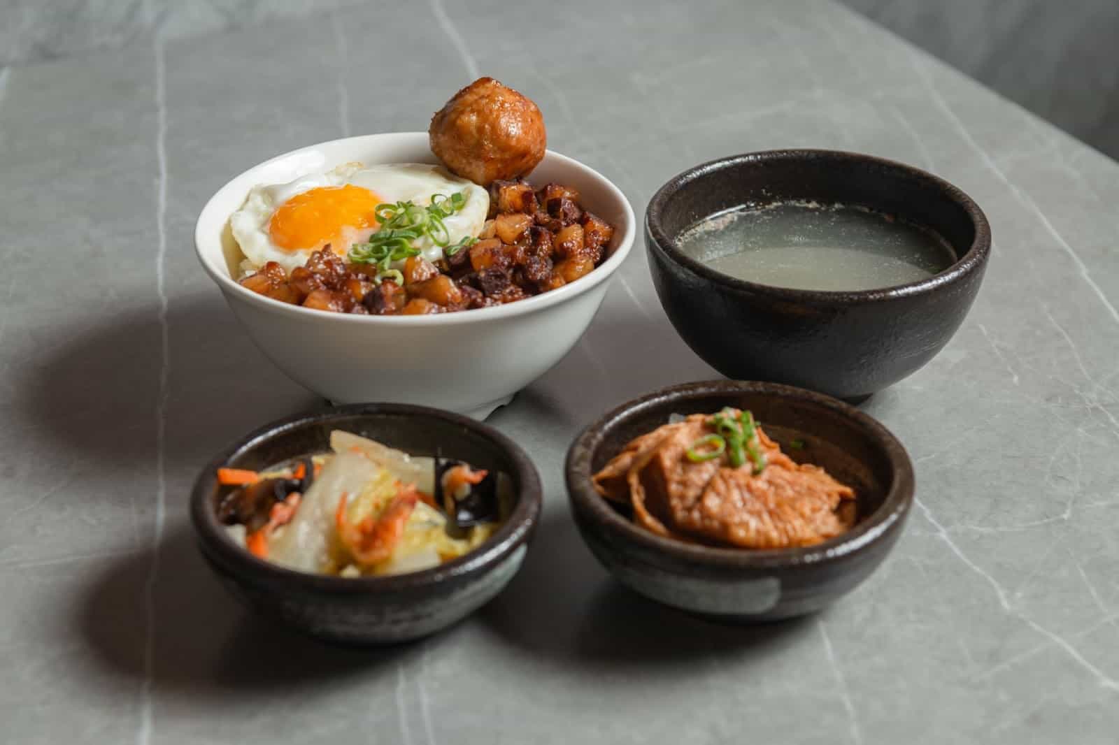 台中晚餐推薦 - 烏竹樓 流心手切黑豚滷肉飯定食照