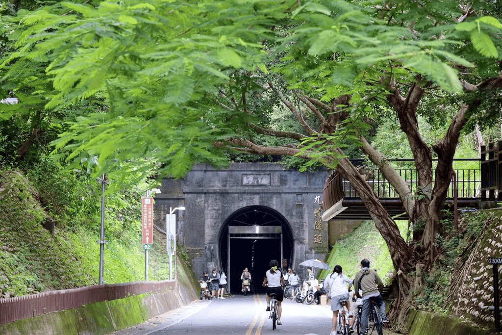 台中景點推薦:后豐鐵馬道 九號隧道
