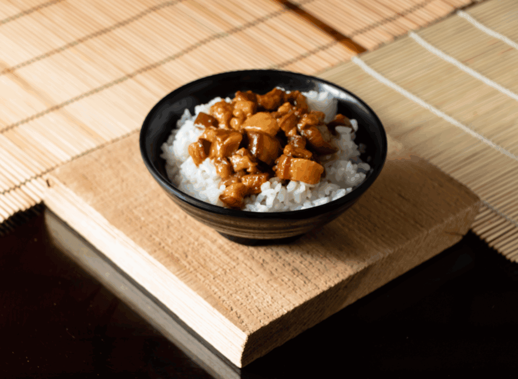 逢甲滷肉飯推薦-財神爺魯肉飯 魯肉飯