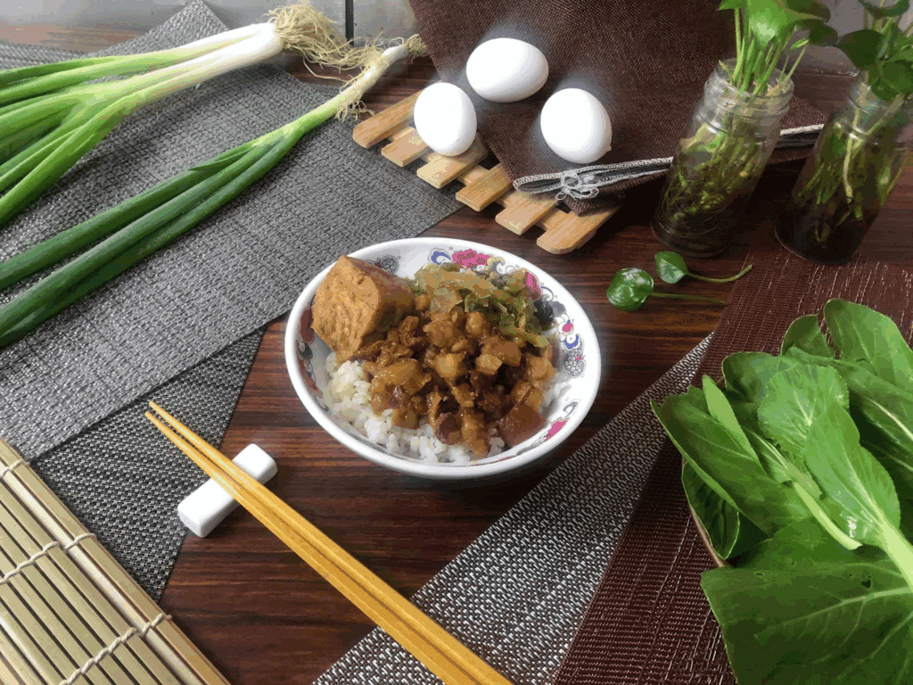 逢甲滷肉飯推薦-逢甲十字路口魯肉飯 特製滷肉飯