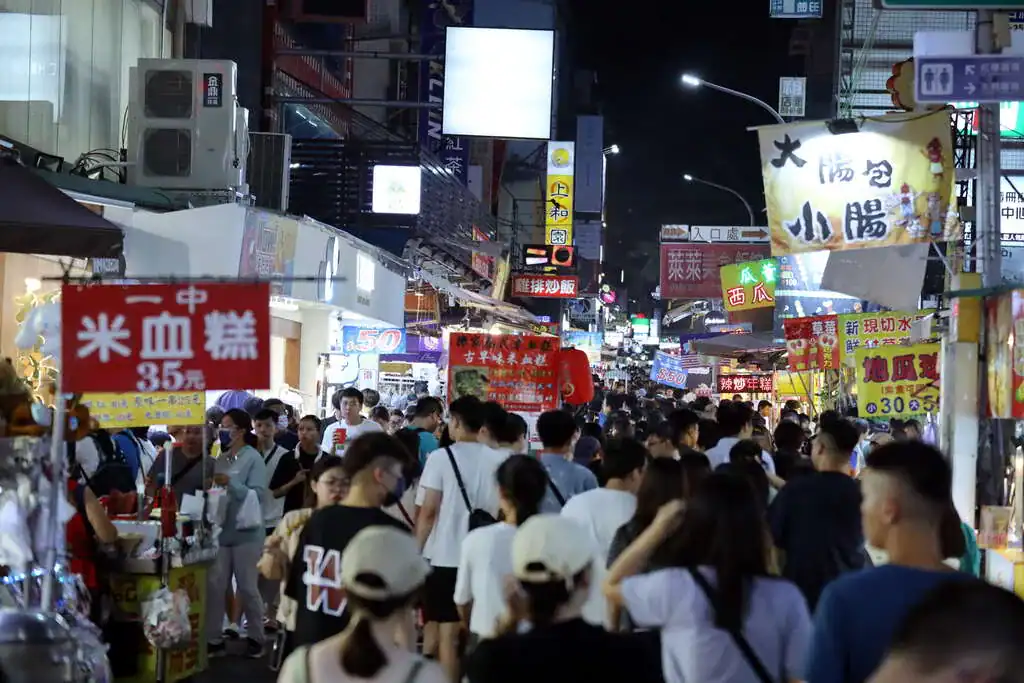台中夜晚好去處-一中街商圈